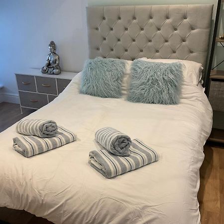 2 Bed Home From Home Apartment 41 Лондон Екстер'єр фото
